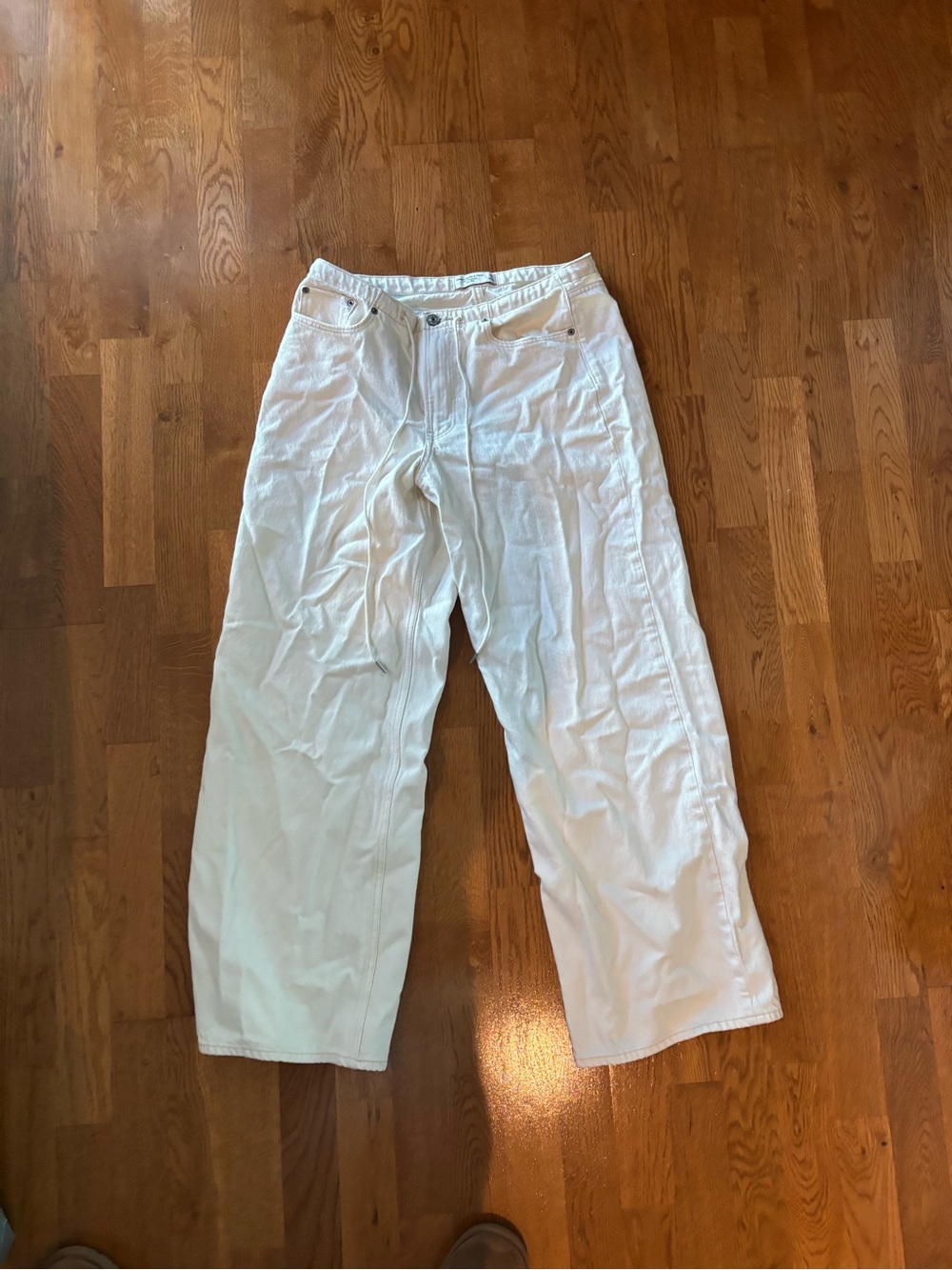 Abercrombie & Fitch The Ultra Loose Low Rise Women’s Jeans - White with Tie